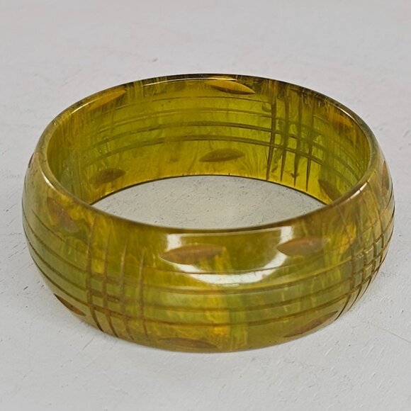 Vintage Bakelite Apple Juice Carved Bracelet Bangle Small Size - Picture 13 of 16